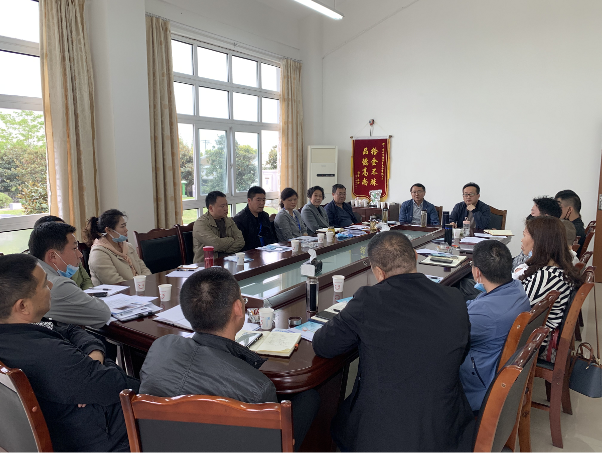 2为推动镇乡供水的规范化、有序化、专业化，，全心为供区用户提供最优质的效劳，，4月10日，，绵竹公司组织各镇乡水厂认真人在绵竹市群新水厂、绵竹市汉旺水厂旅行学习，，并召开镇乡水厂运营清静交流会，，就怎样包管水源地清静、运营操作清静举行现场交流。。。。。